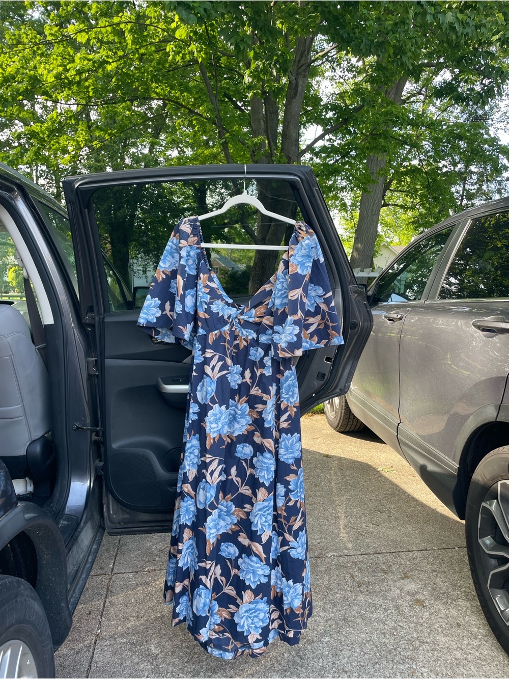 Abercrombie Floral Flutter-Sleeve Midi Dress in Navy and Blue